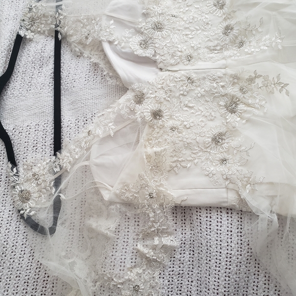 Wedding Dress - Picture 3 of 7
